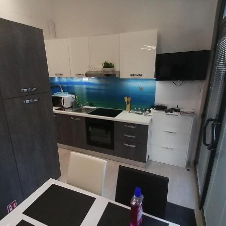 Apartment Rose By The Beach & Tennis Courts Split Dış mekan fotoğraf