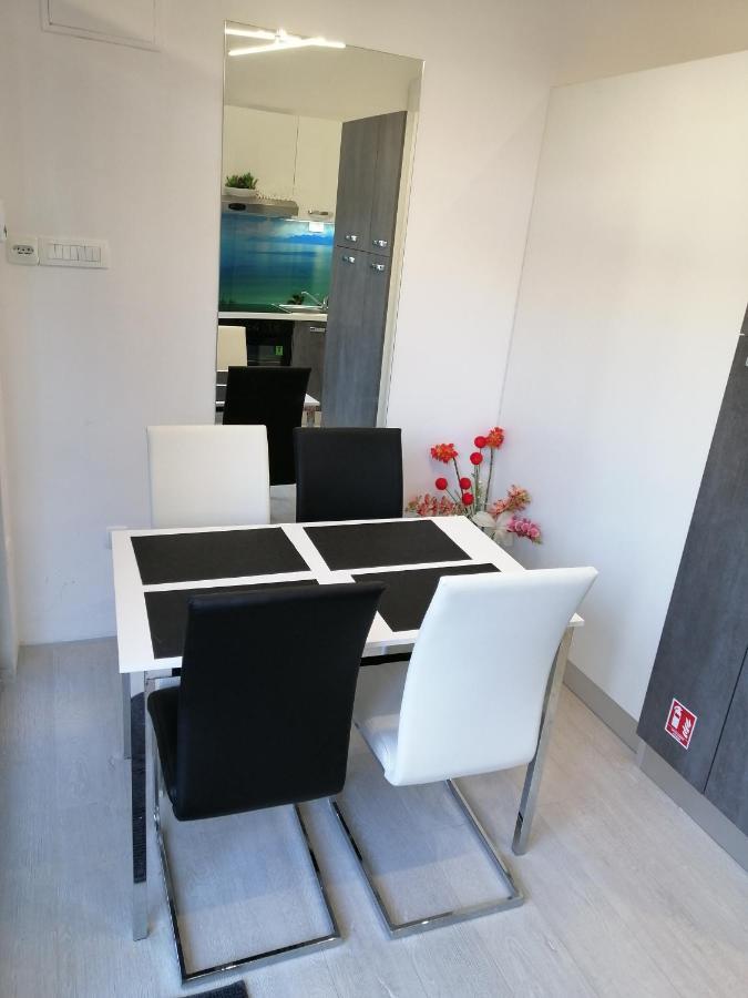 Apartment Rose By The Beach & Tennis Courts Split Dış mekan fotoğraf